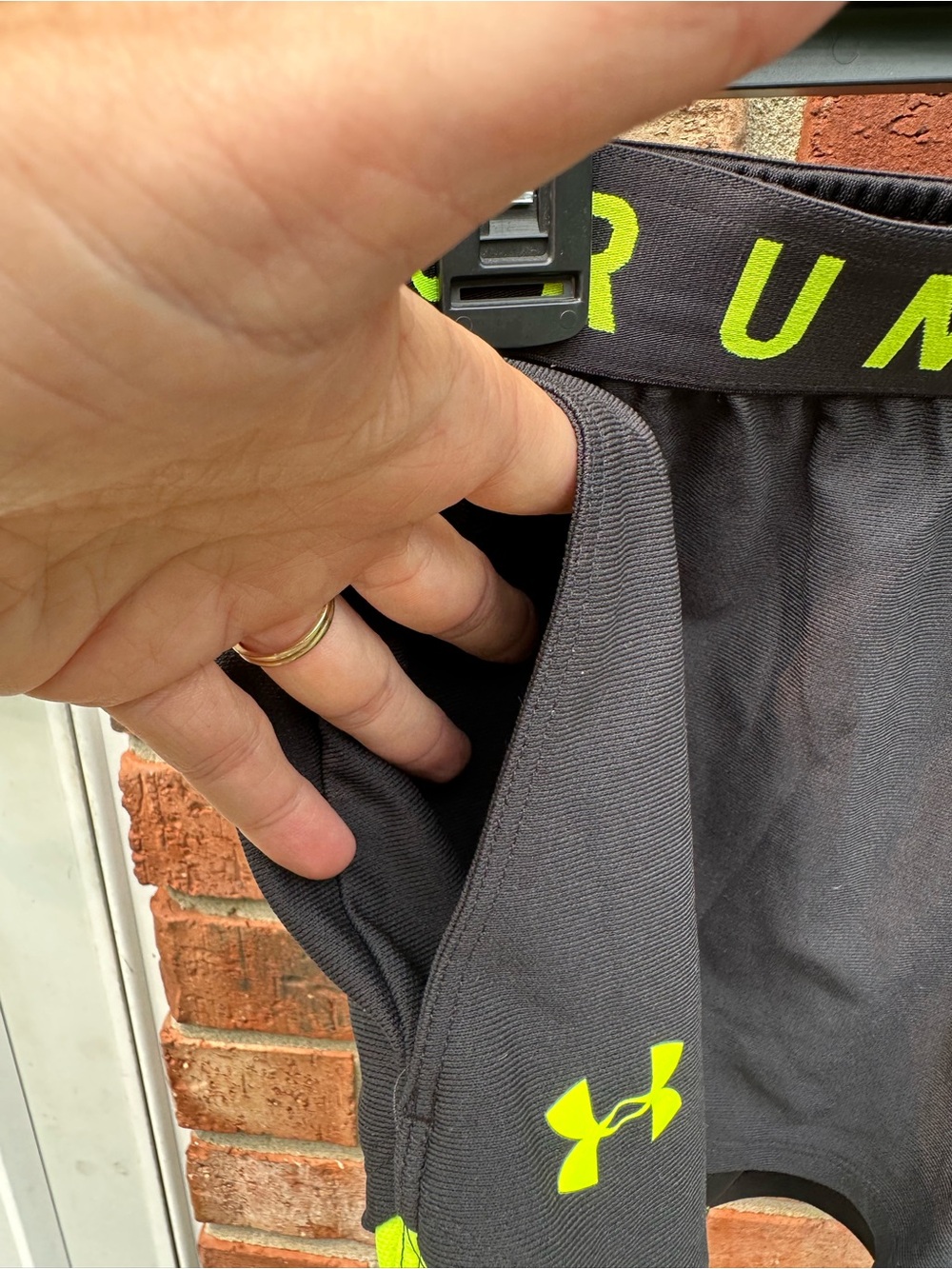 NWOT Under Armour Women’s M Play Up 3.0 Shorts Neon Yellow Black Pockets Loose - Picture 3 of 4